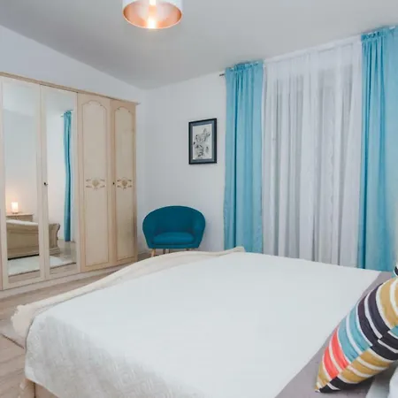 Villa Strisnja W/ Sea View