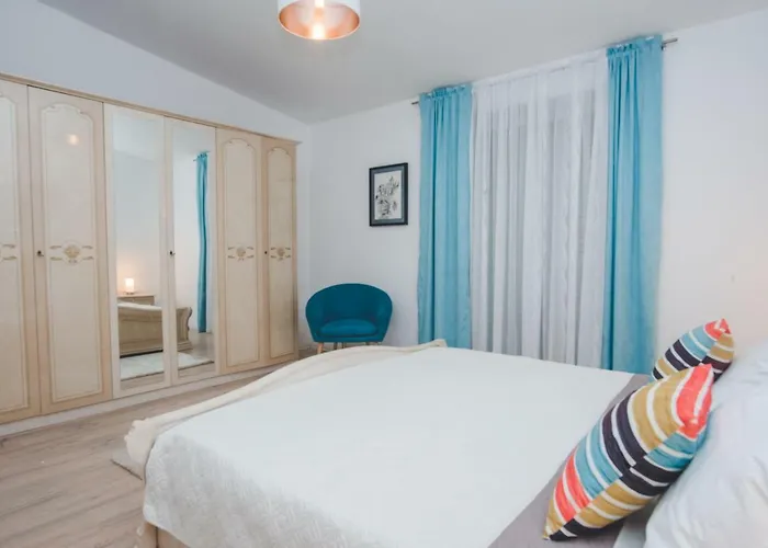 Villa Strisnja W/ Sea View