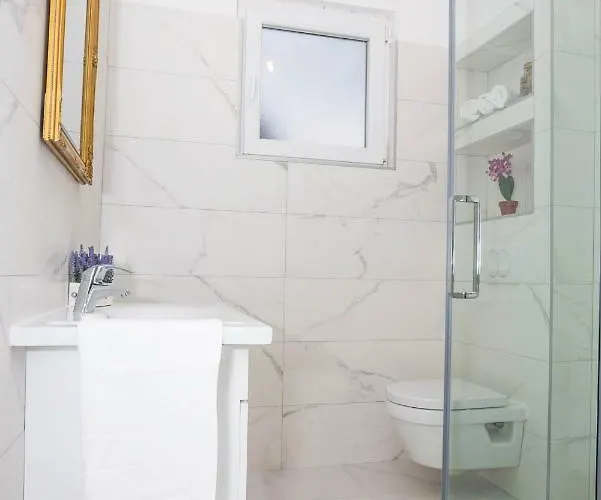 Villa Strisnja W/ Sea View *